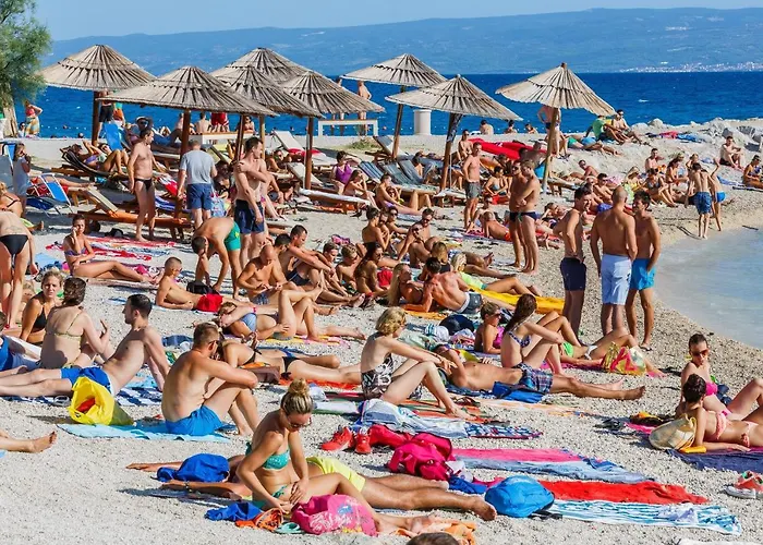 With Wifi - 15923 Apartment Split