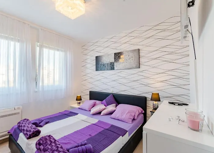 With Wifi - 15923 Apartment